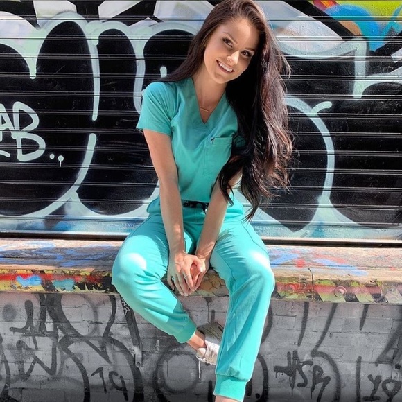 Nwt Wear Figs Surgical Green Joggers 
